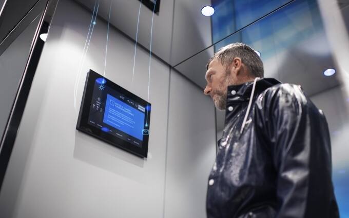 TEGYE FELVONÓIT OKOSABBÁ BEÉPÍTETT KONNEKTIVITÁSSAL