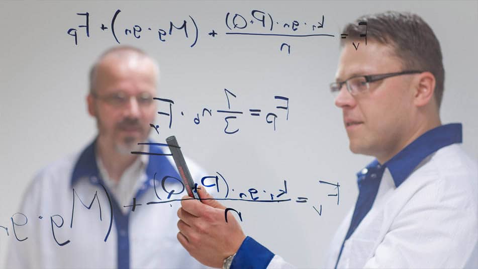 img_Professionals and technicians_Lab researchers